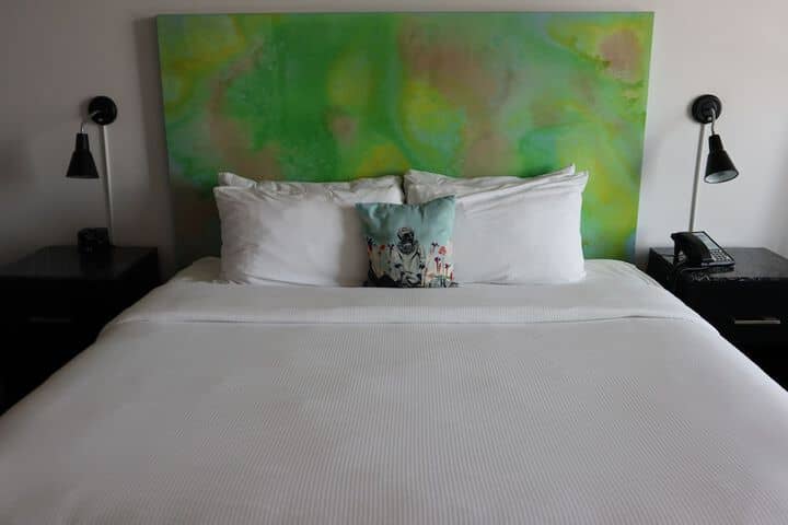 Room 26 of 74