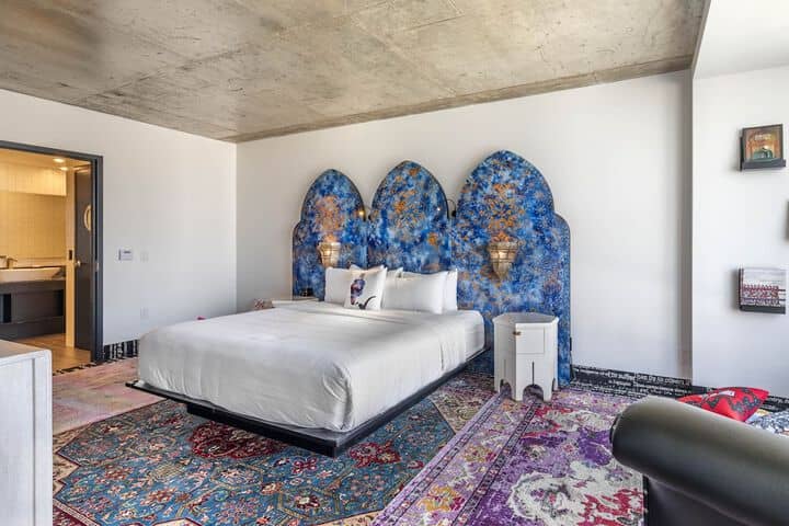 Room 15 of 74