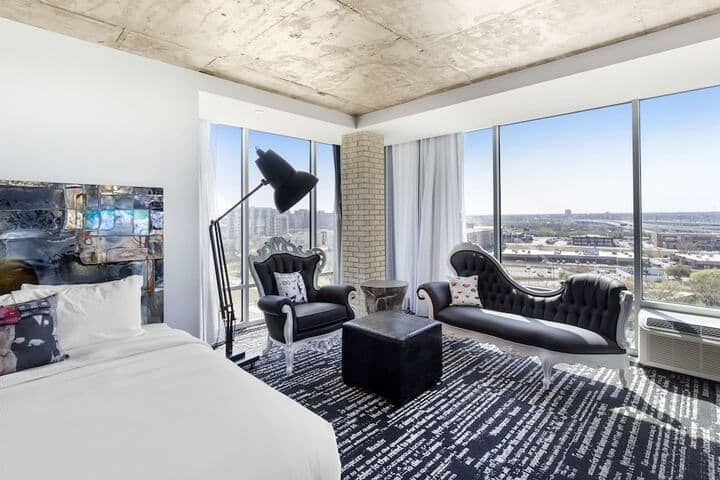Room 35 of 74