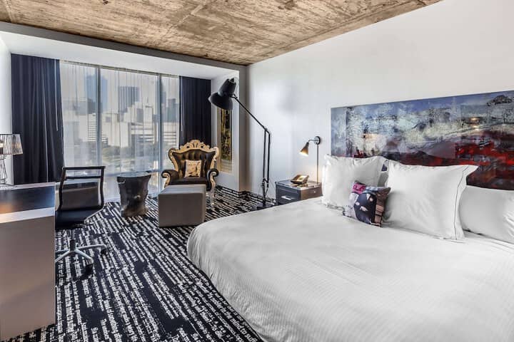 Room 12 of 74