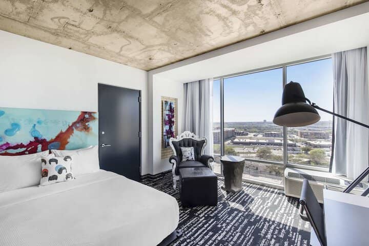 Room 34 of 74