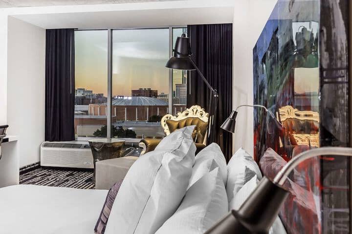 Room 32 of 74