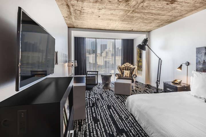 Room 38 of 74